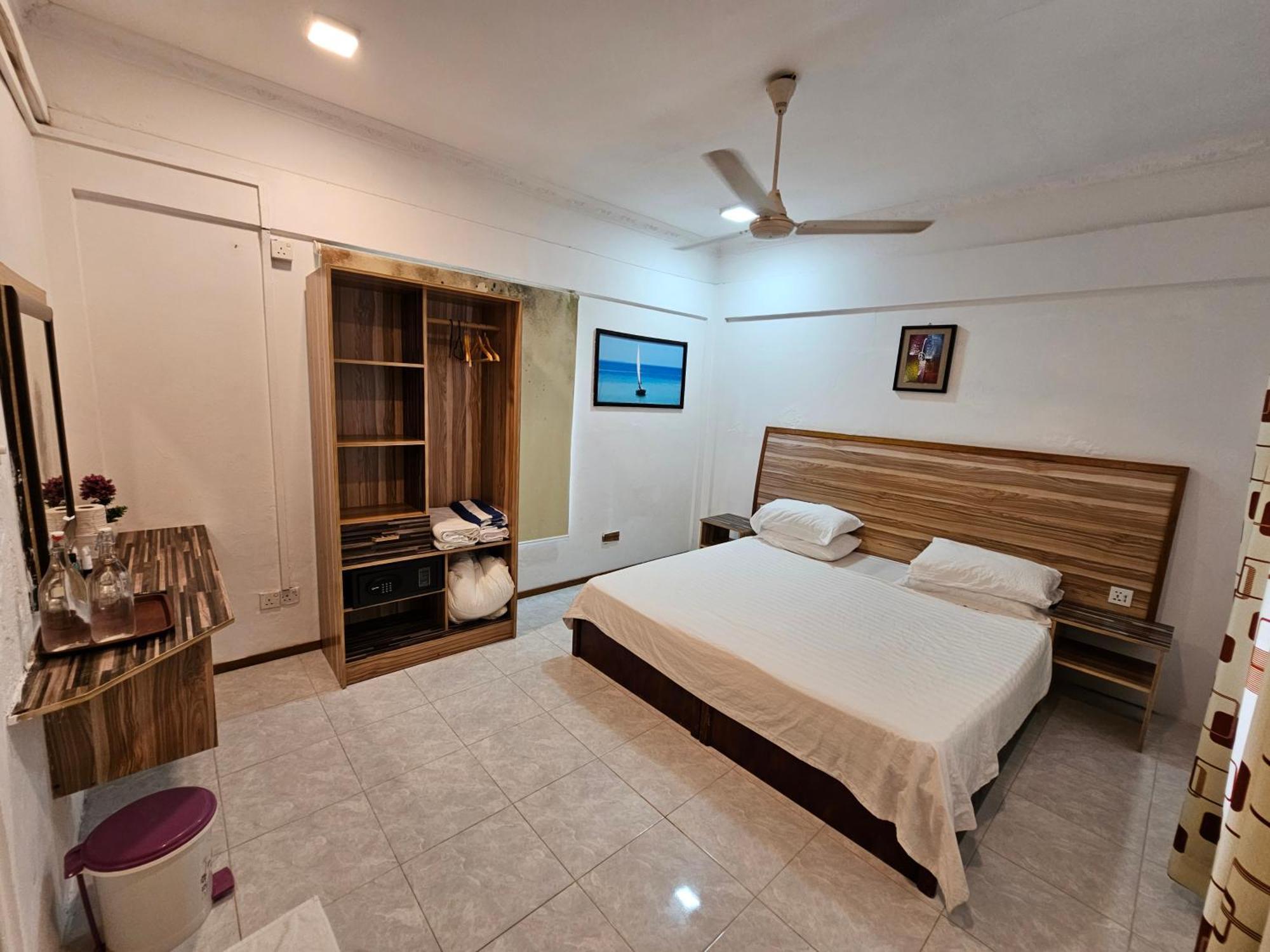 Hotel Batuta Maldives Surf View Thulusdhoo Exterior foto