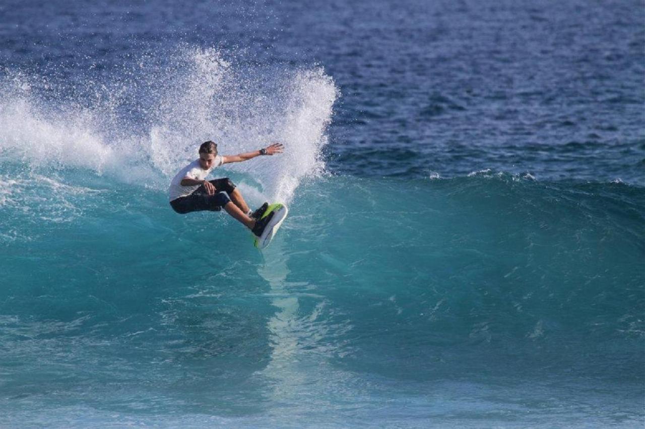Hotel Batuta Maldives Surf View Thulusdhoo Exterior foto