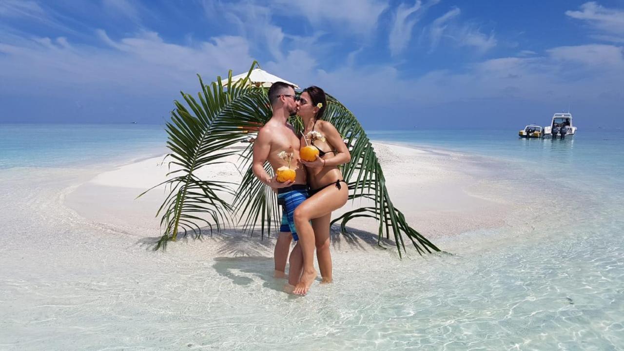 Hotel Batuta Maldives Surf View Thulusdhoo Exterior foto